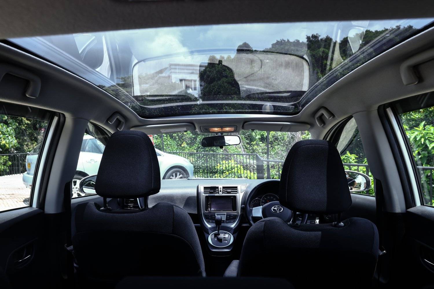DNA Rental Car 香港租車自駕 Toyota /Nissan /Volkswagen /Honda - 5人車 (月租) 4